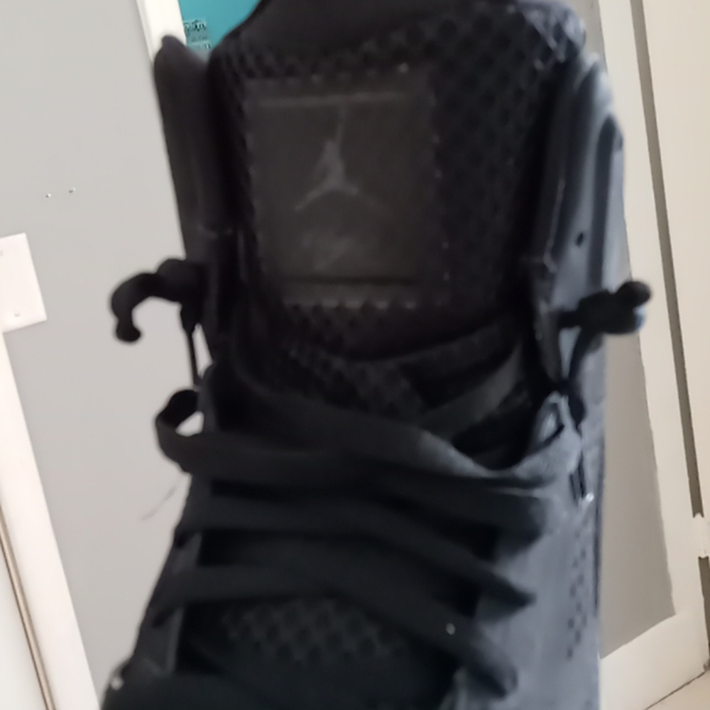 Shoes - Picture 5 of 8